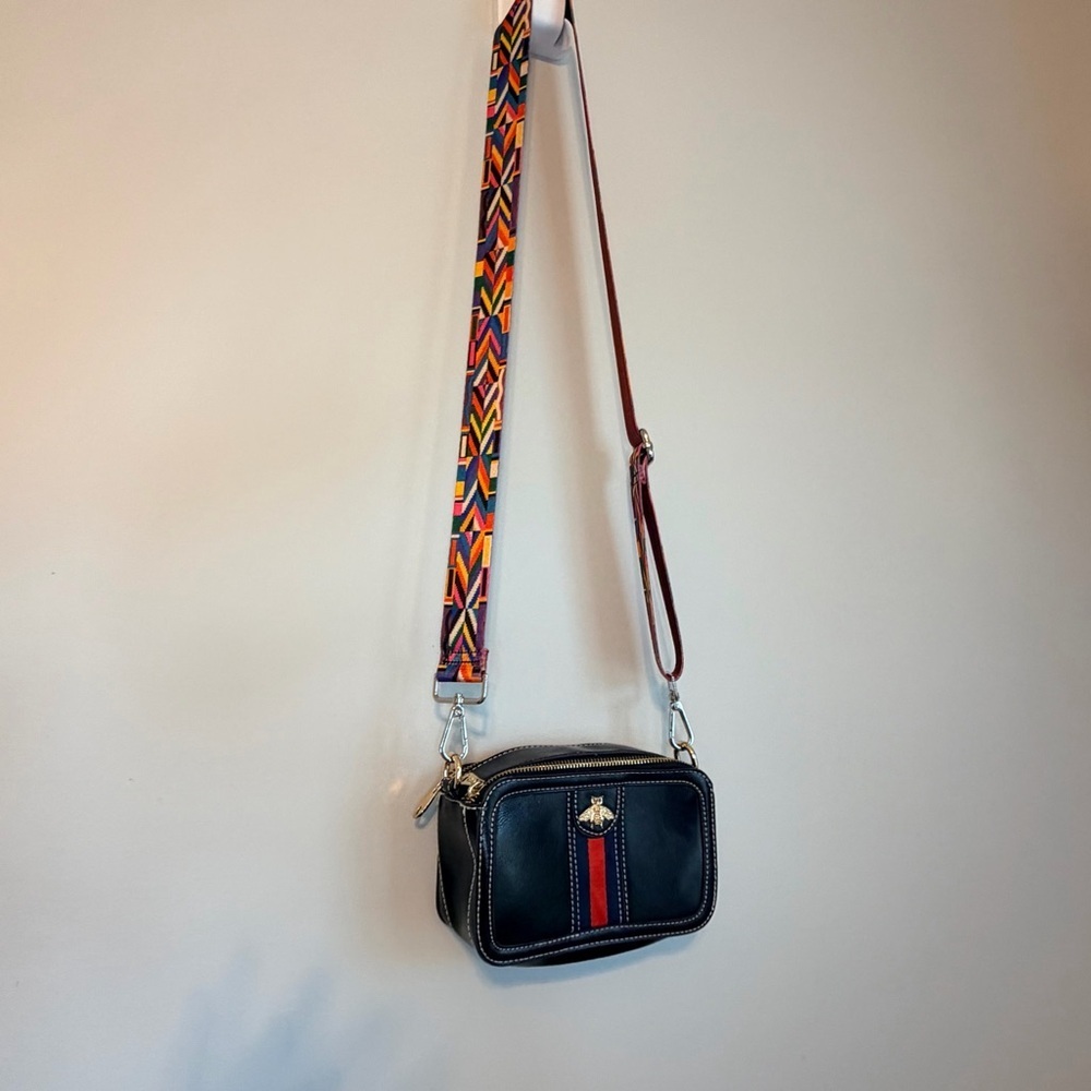 Elegant Black Crossbody Bag with Gold Bee Accent - Picture 7 of 10